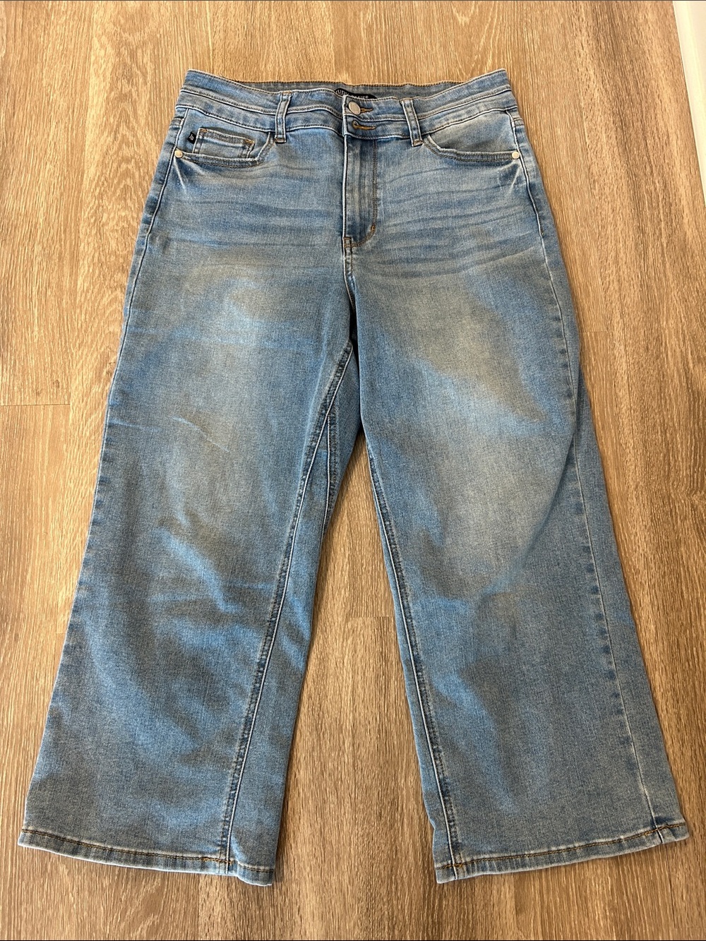 Judy Blue - Wide Crop Jeans